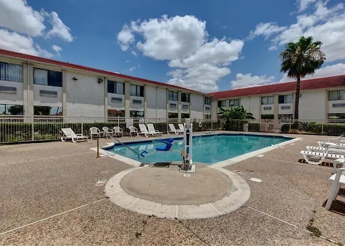 Motel 6 Houston-Hobby South Houston