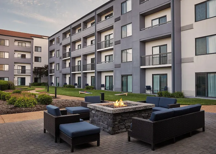 Courtyard By Marriott St. Louis Downtown West