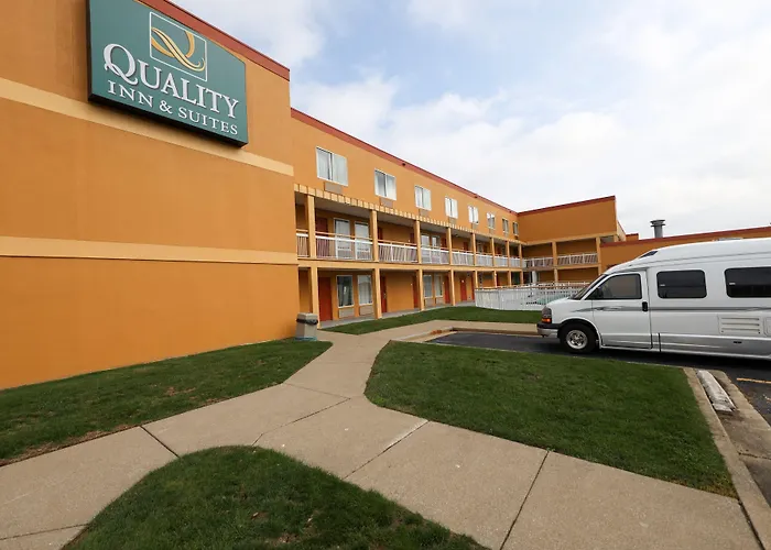 Copley Inn & Suites By Oyo Akron Oh
