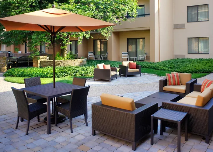 Courtyard By Marriott Lexington North