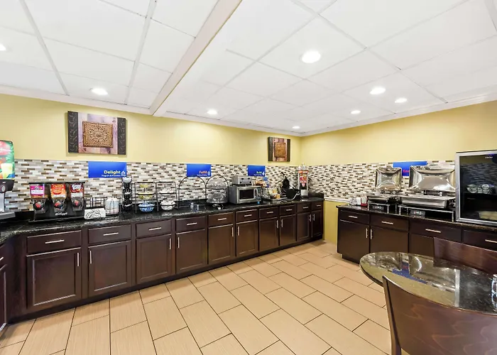Dayton Hotels