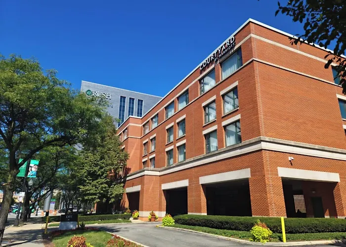 Courtyard By Marriott Chicago At Medical District-Uic