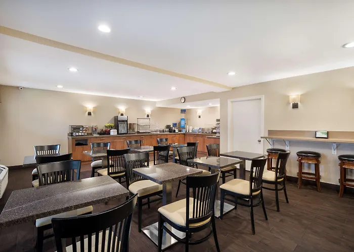 Norwalk Hotels