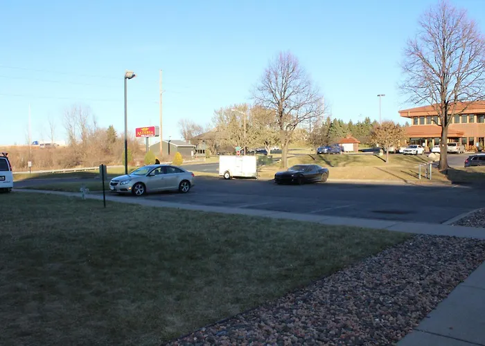 Coratel Inn And Suites Maple Grove