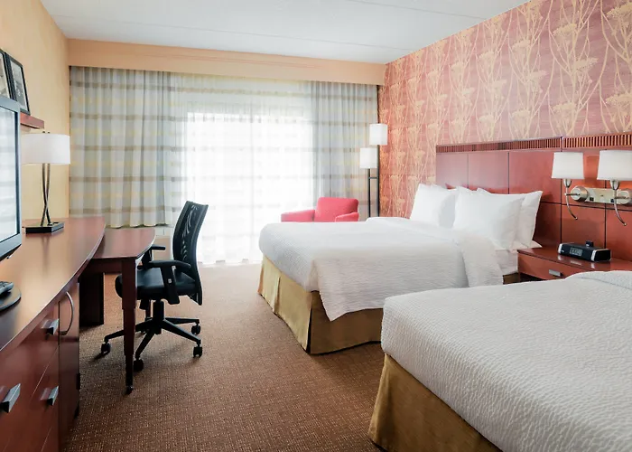 Courtyard By Marriott Chicago Naperville