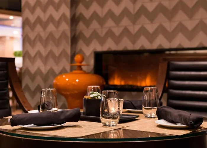 Melville Hotels