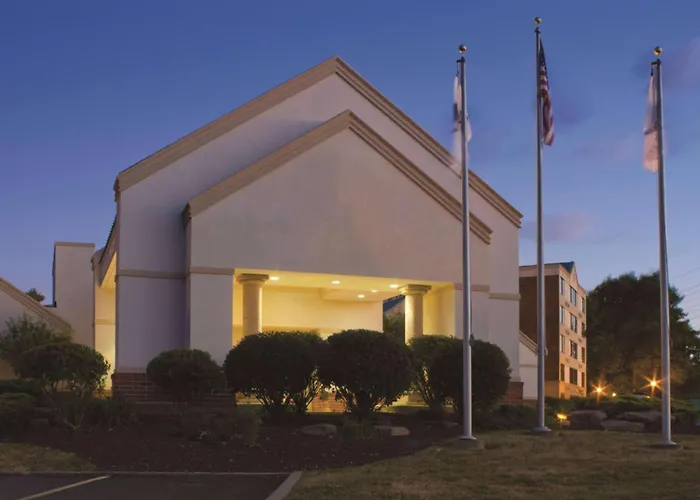 Wyndham Independence Hotel