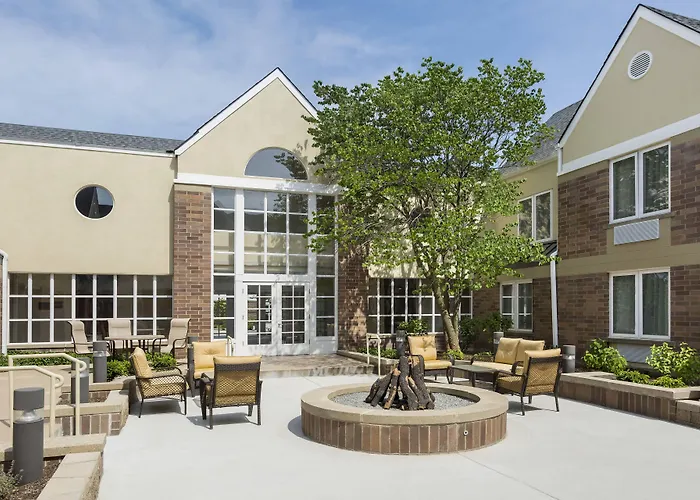 Buffalo Grove Hotels