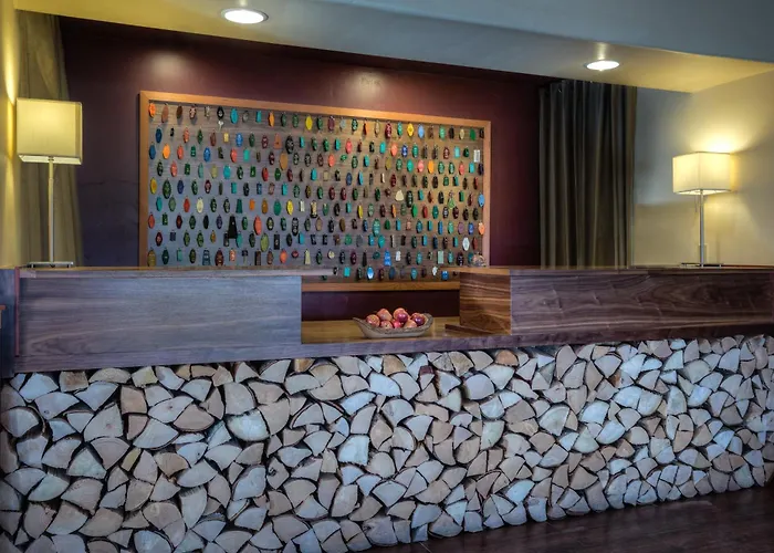 The Redwood Riverwalk, A Boutique Hotel Fortuna