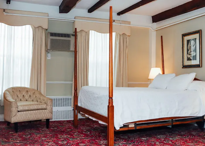 Concord'S Colonial Inn
