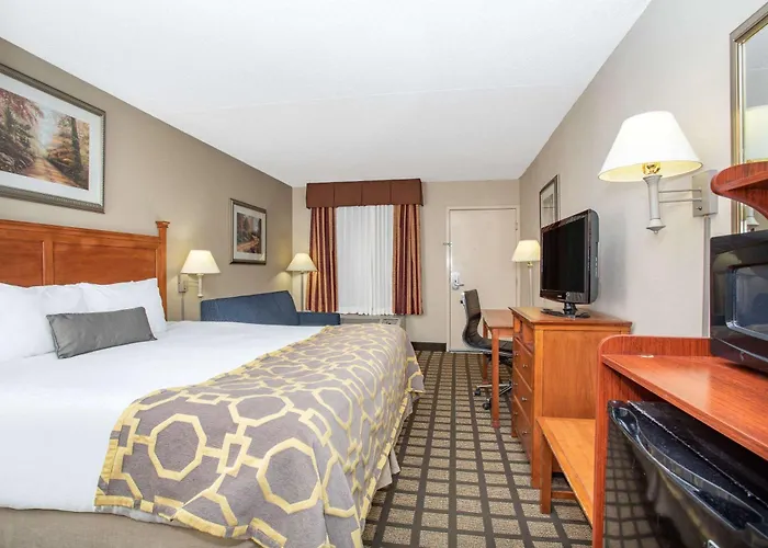 Baymont By Wyndham Hays Hotel
