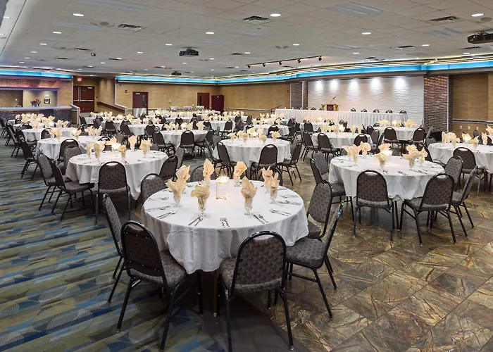 Grand Hotel Minot