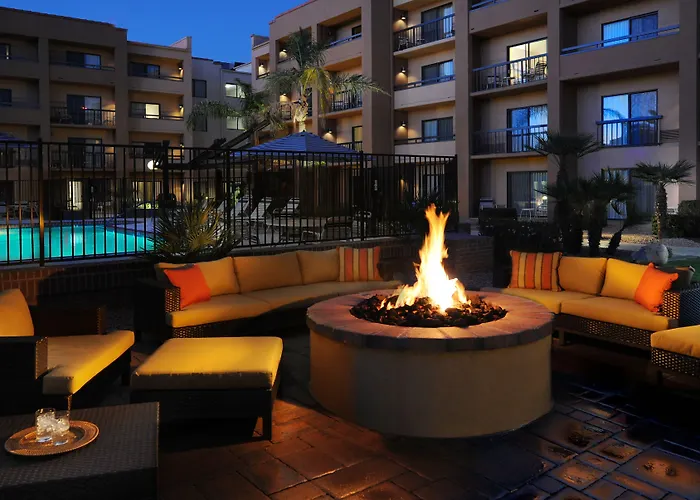 Courtyard By Marriott Phoenix Airport