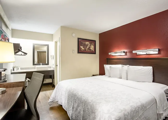 Red Roof Inn Plus + Boston - Framingham