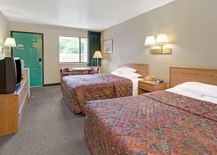 Days Inn By Wyndham Espanola