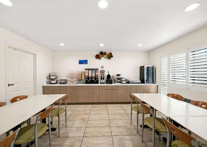 Los Banos Hotels