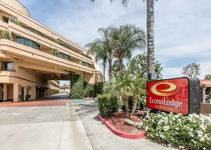 Econo Lodge Inn & Suites Riverside - Corona