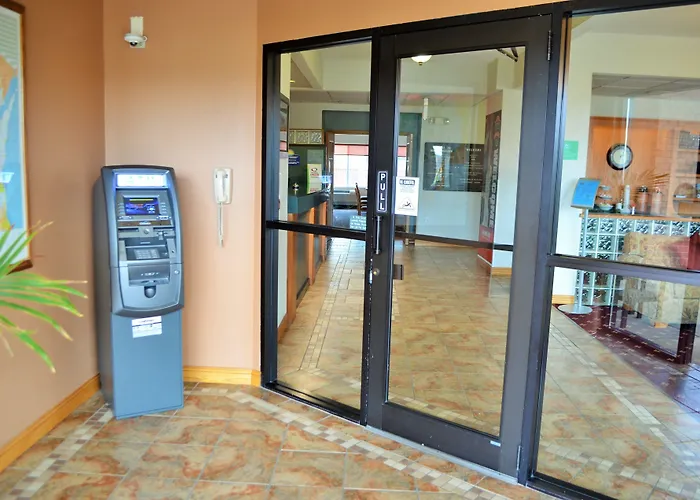 Days Inn & Suites By Wyndham Madison
