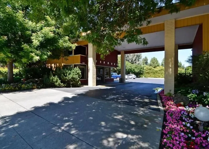 Days Inn By Wyndham Mountain View