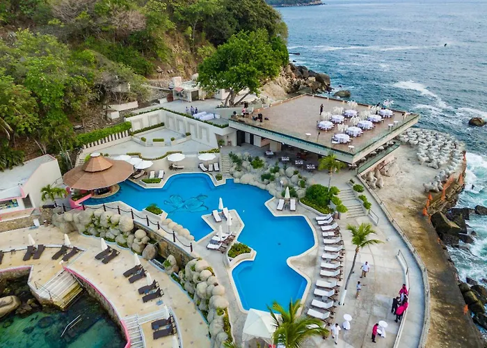Luxury Hotels in Acapulco
