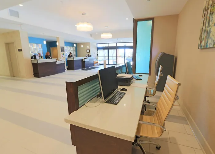 Wyndham Garden Kenosha Harborside Hotel
