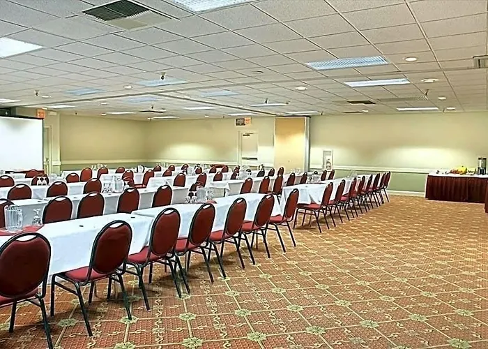 Ramada By Wyndham Boise Hotel