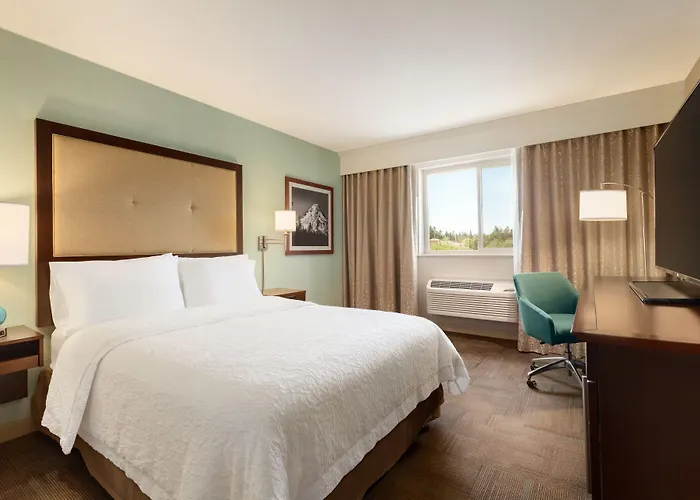 Clackamas Hotels