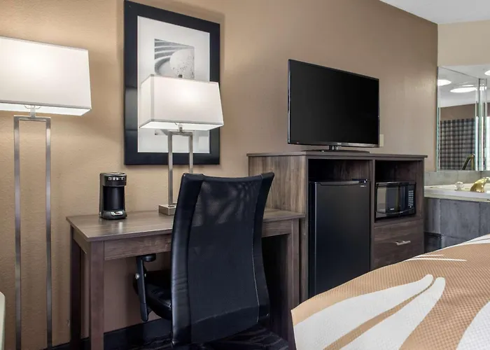 Quality Inn And Conference Center Richmond