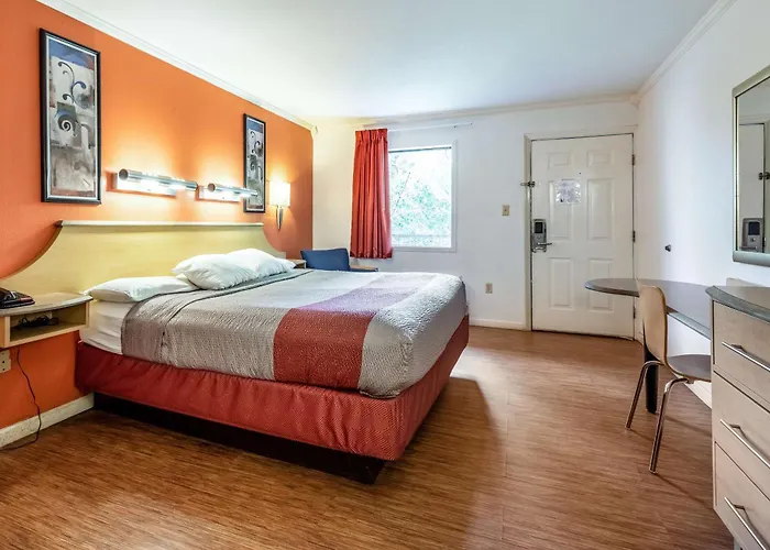 Motel 6-Gatlinburg, Tn - Smoky Mountains