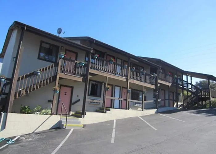 Monterey Fairgrounds Inn