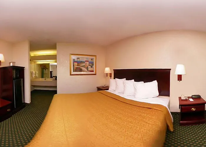 Econo Lodge Inn & Suites Philadelphia Ms