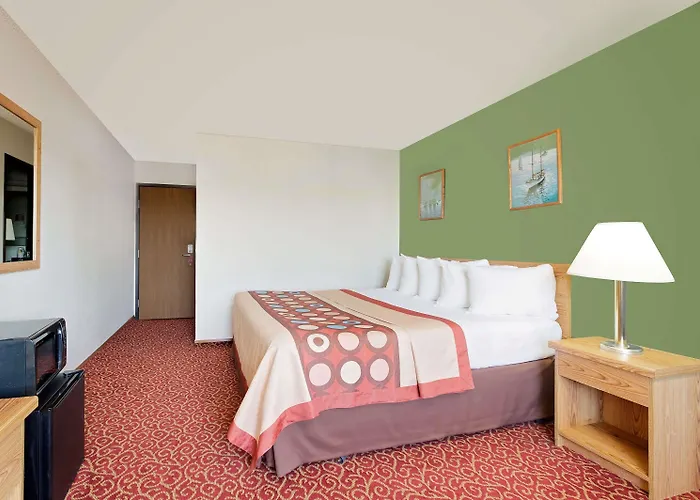 Marshall Hotels