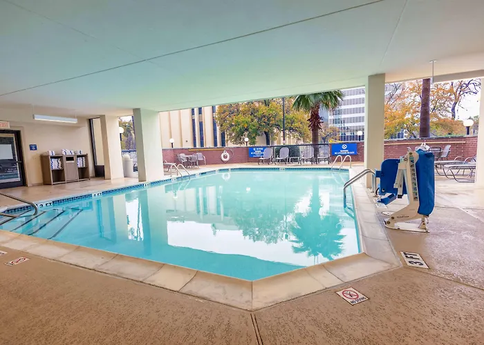 West Columbia Hotels