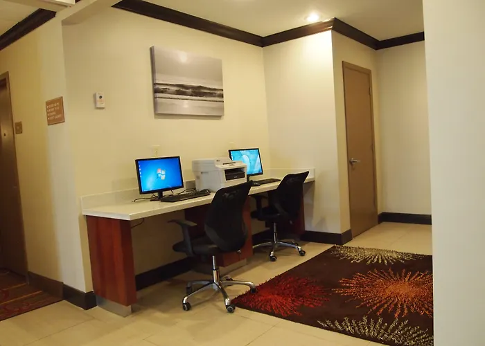 Oakland Park Hotels