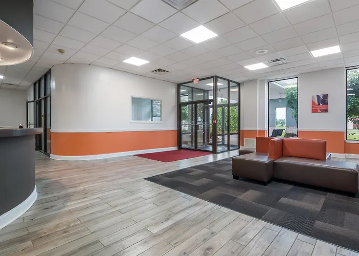 Oriskany Hotels