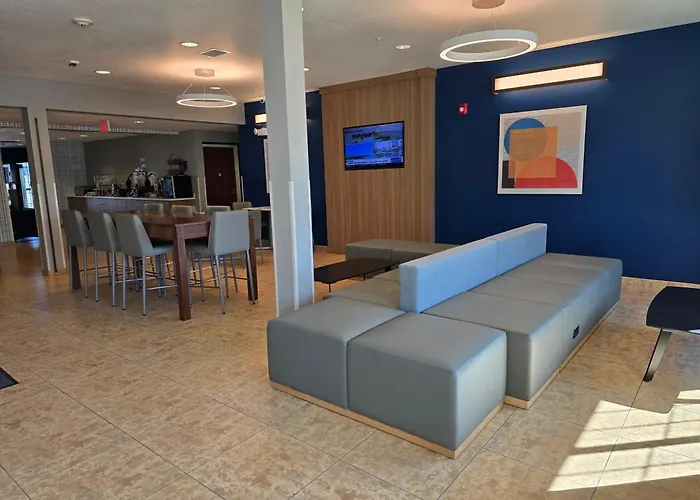 Microtel Inn & Suites By Wyndham Bluffs Council Bluffs