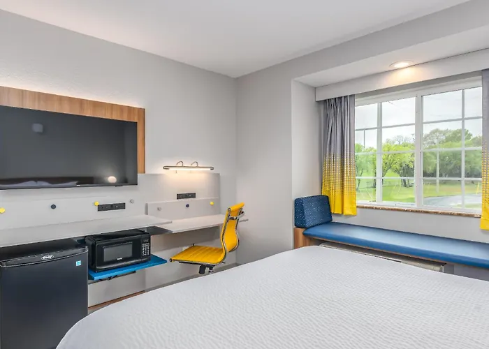 Microtel Inn & Suites By Wyndham Montgomery
