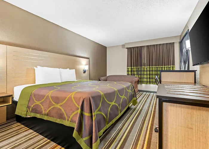 Super 8 By Wyndham Athens Hotel