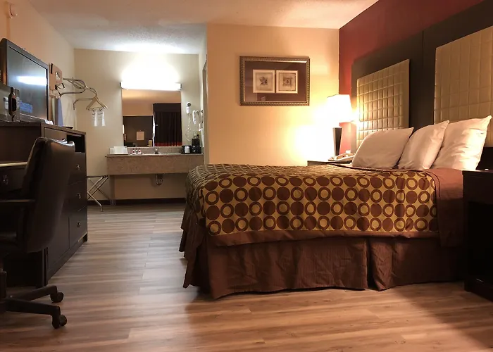 Ramada By Wyndham Harrisonburg Motel