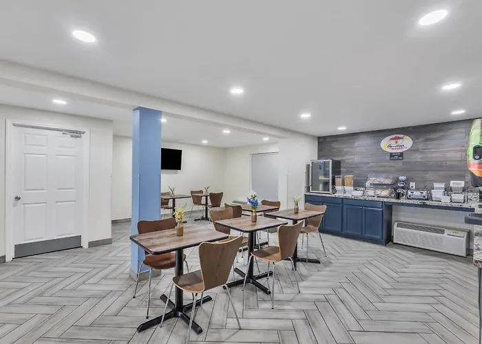 Morganton Hotels