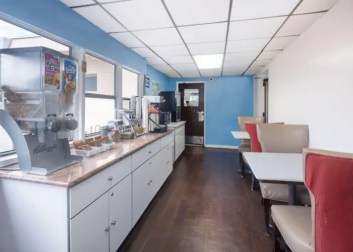 Hicksville Hotels
