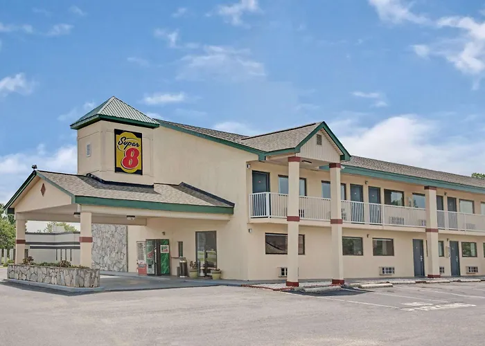 Super 8 By Wyndham Shelby
