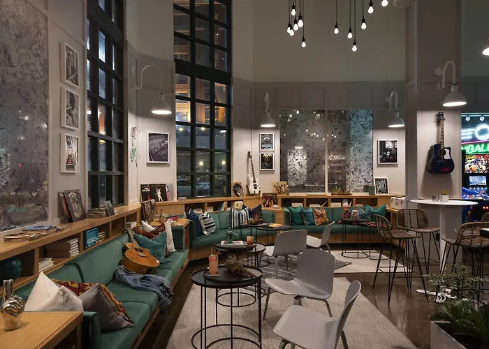 Moxy Memphis Downtown Hotel