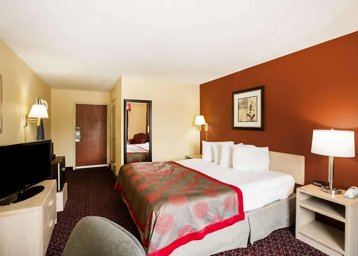 Ramada By Wyndham Sioux Falls