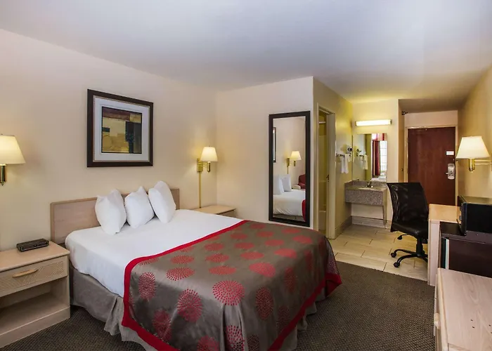 Ramada By Wyndham Sioux Falls