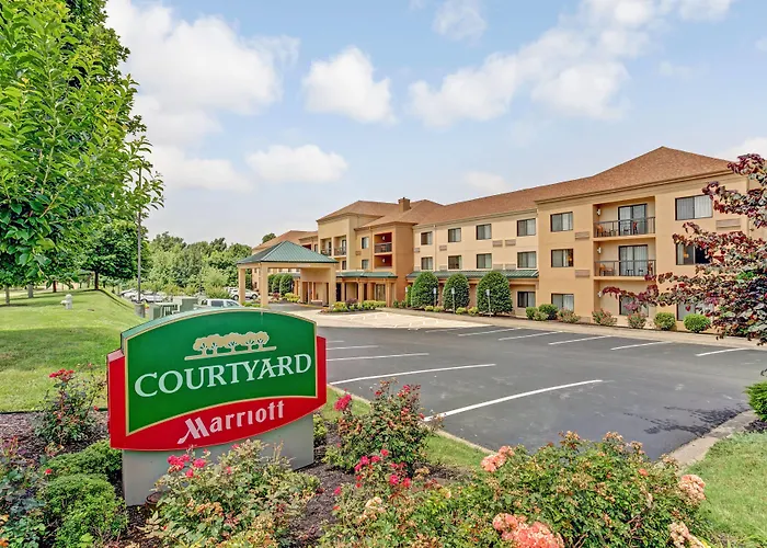 Courtyard Paducah West Hotel