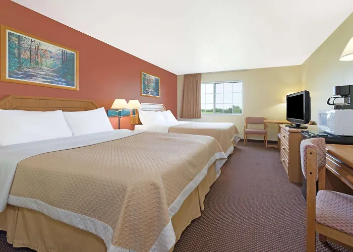 Days Inn By Wyndham Cameron