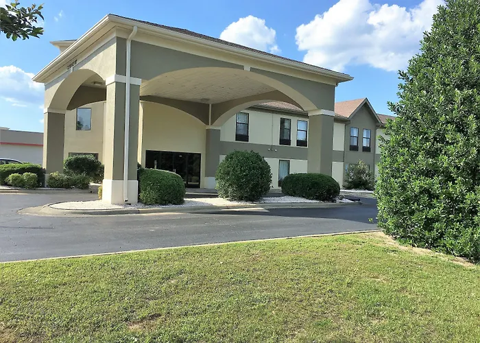 Creedmoor Hotels