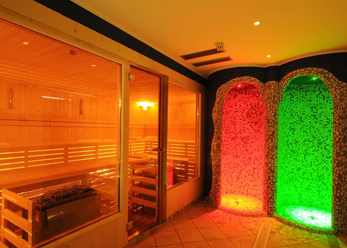 Alpholiday Dolomiti Wellness & Family Hotel Dimaro