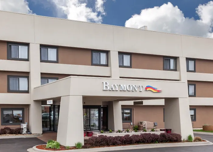 Baymont By Wyndham Glenview Hotel